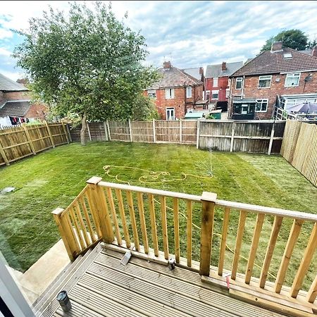 Rotherham - Rawmarsh - Great Customer Feedback - 2 Bed Bungalow - New Build - High End Furnishings - Wheel Chair Accessible - Large Enclosed Garden - Dog Friendly Exterior photo
