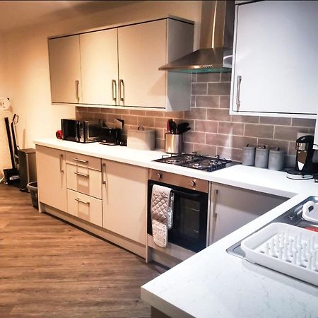 Rotherham - Rawmarsh - Great Customer Feedback - 2 Bed Bungalow - New Build - High End Furnishings - Wheel Chair Accessible - Large Enclosed Garden - Dog Friendly Exterior photo