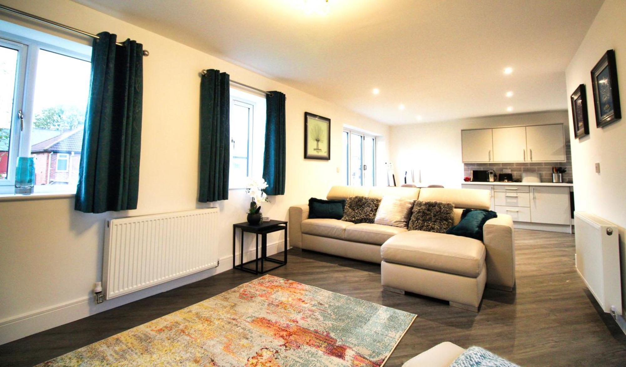 Rotherham - Rawmarsh - Great Customer Feedback - 2 Bed Bungalow - New Build - High End Furnishings - Wheel Chair Accessible - Large Enclosed Garden - Dog Friendly Exterior photo